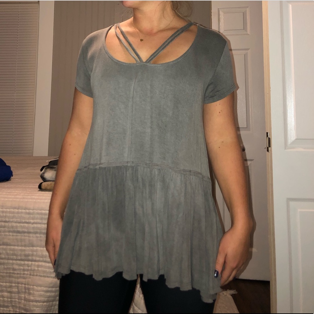 Entro Distressed Grey Top Detailed Neckline Medium